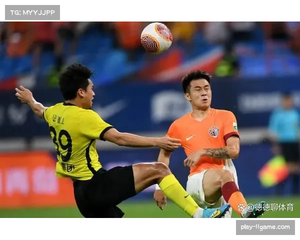 青岛西海岸0-4不敌上海申花,年轻防线在高压下失误频出 青岛西海岸0-4不敌上海申花,年轻防线在高压下失误频出